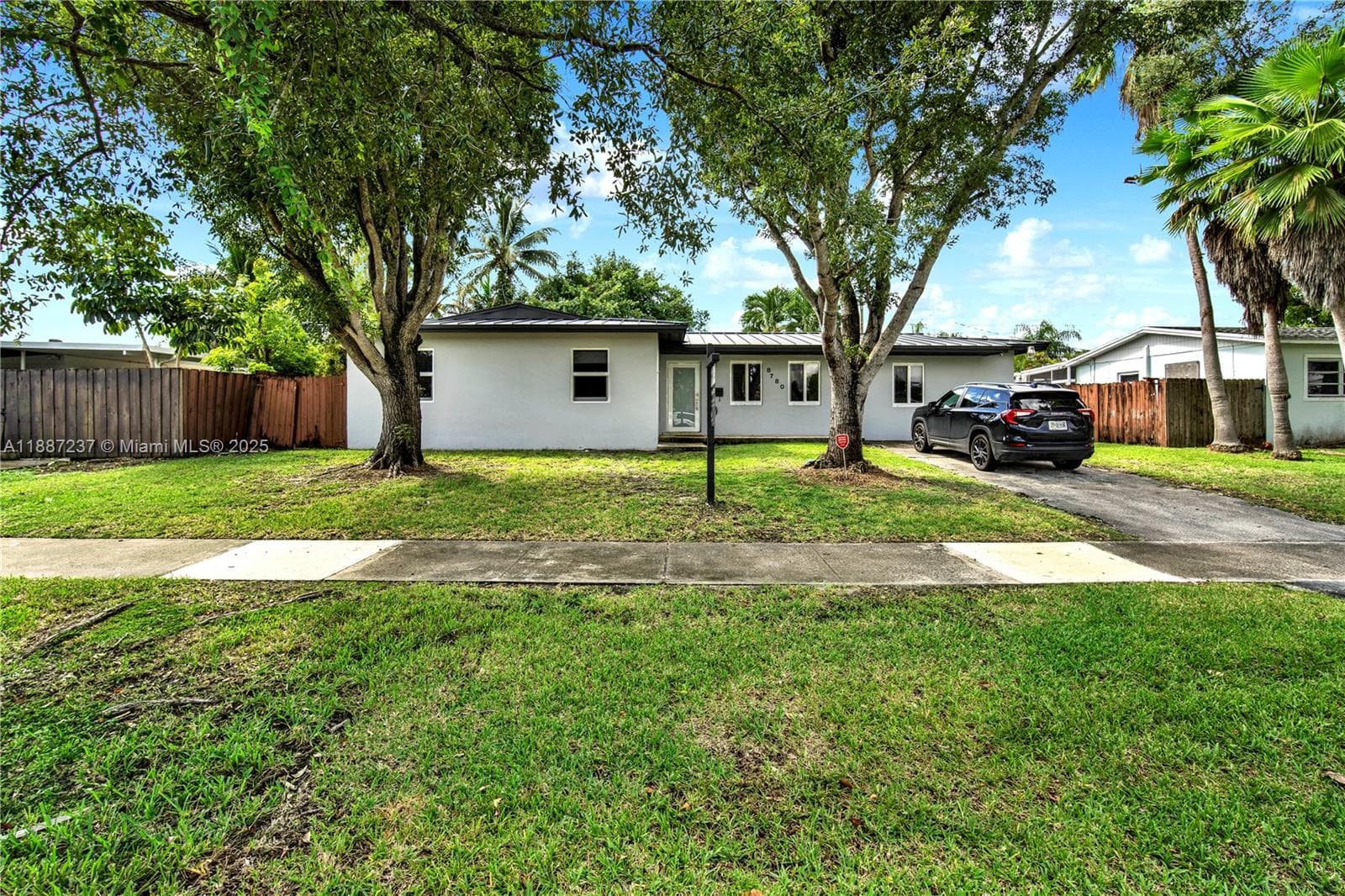 8780 SW 200th St photo 1