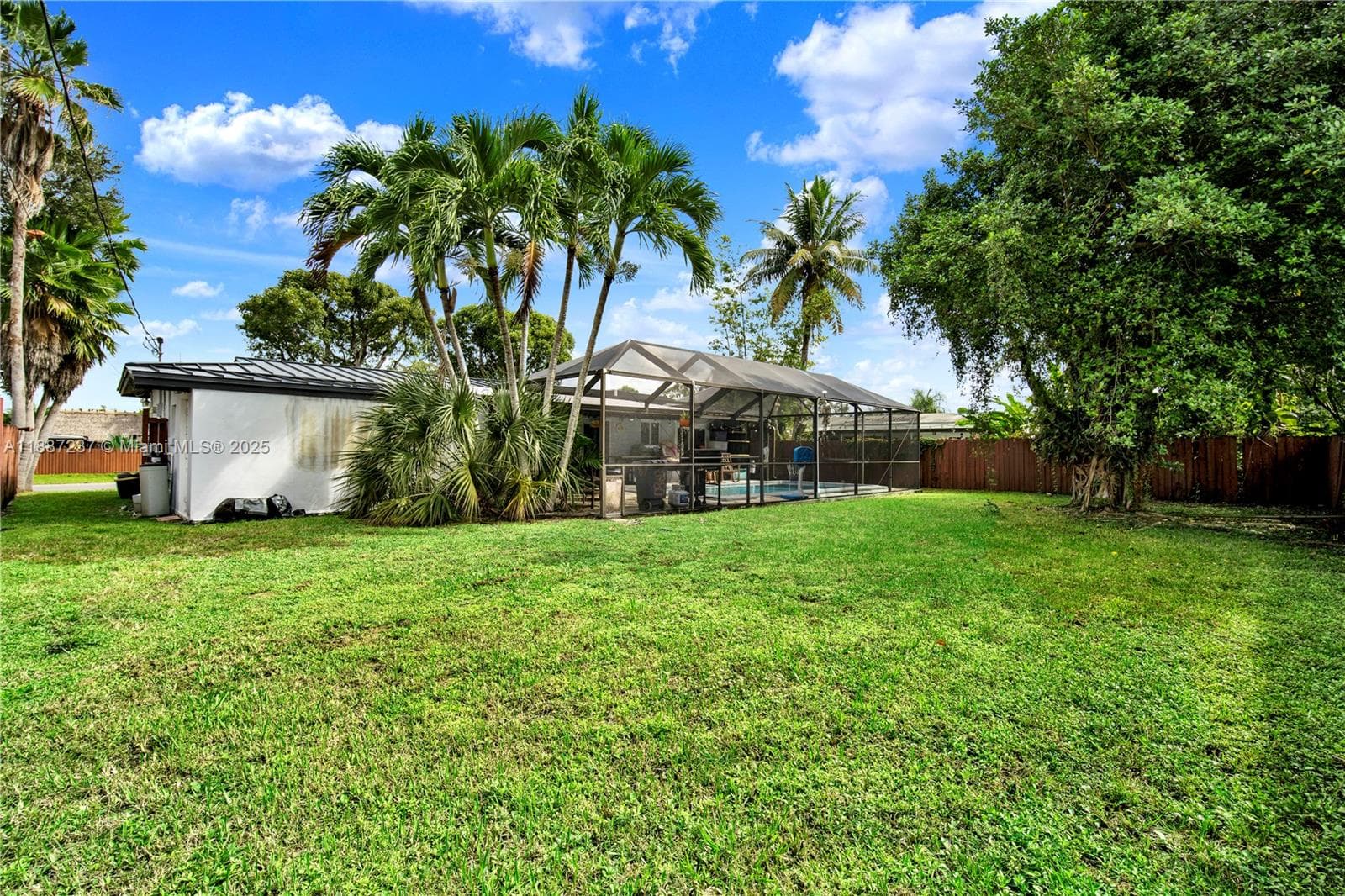 8780 SW 200th St photo 30