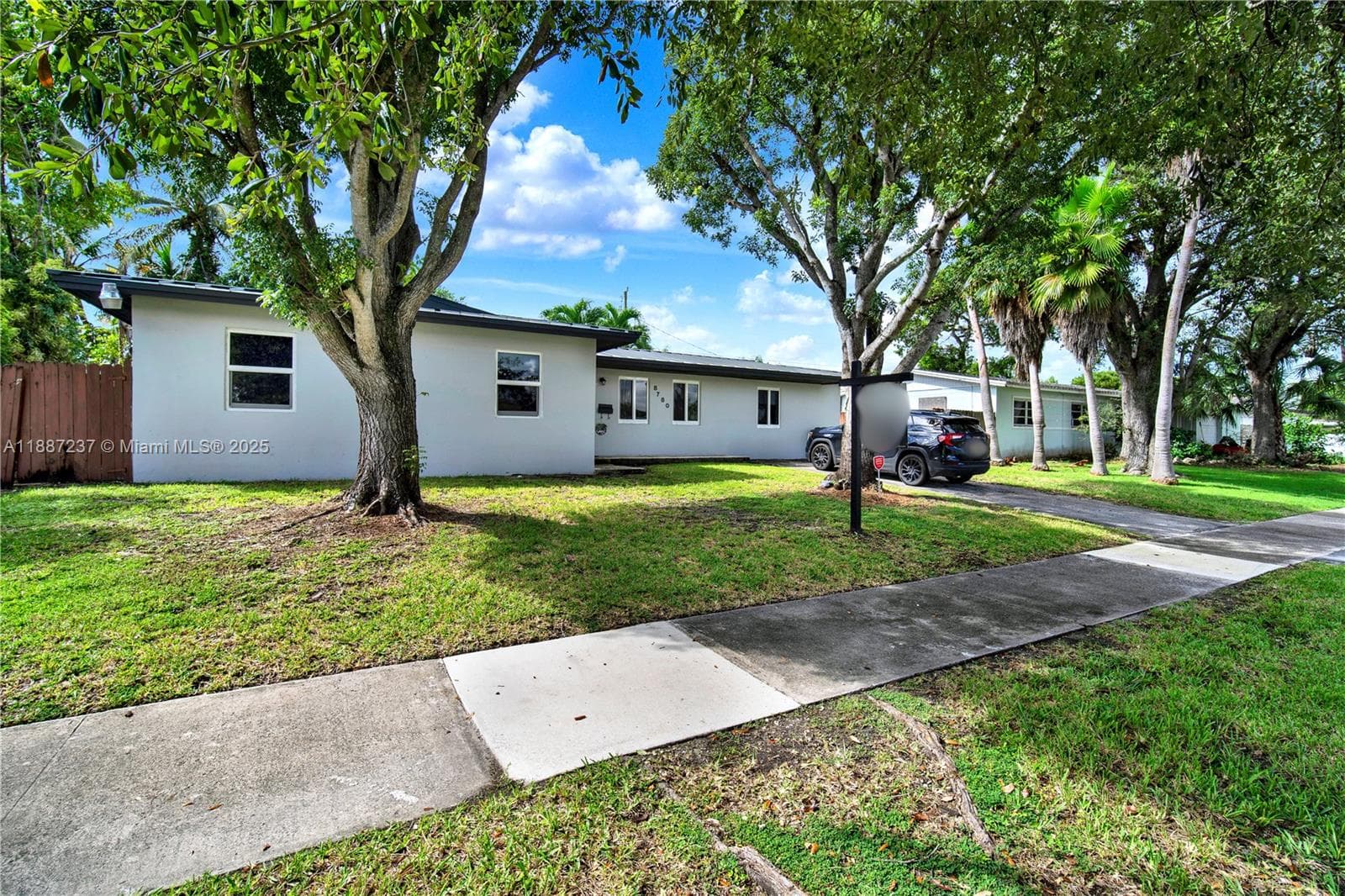 8780 SW 200th St photo 4