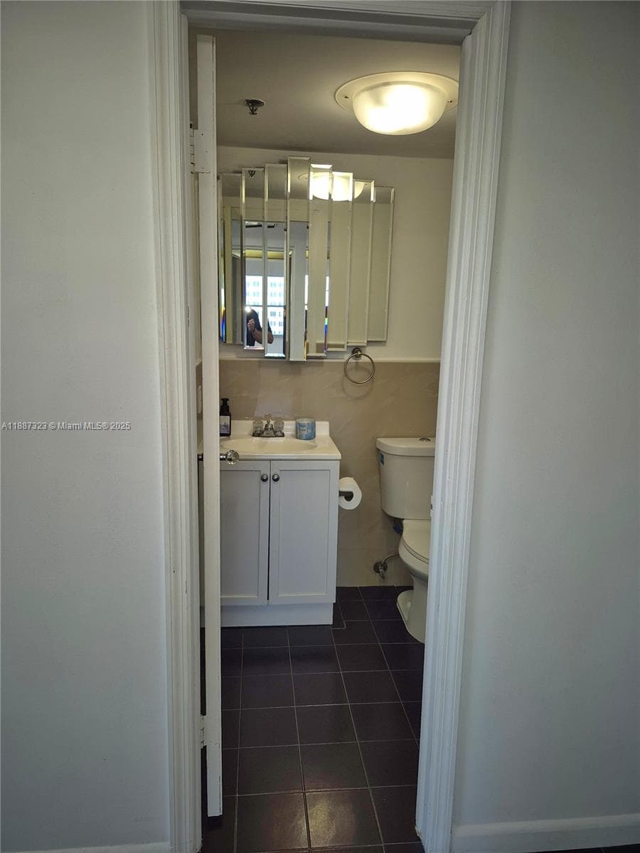 HILLCREST EAST NO 26 COND · #602-4 in Hollywood - Photo 10