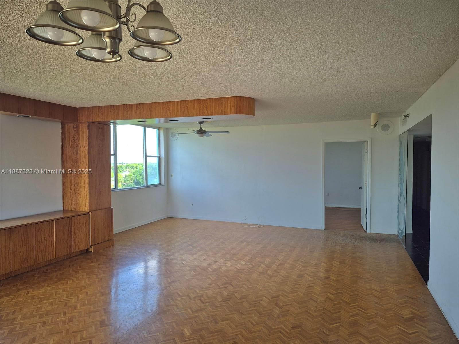 HILLCREST EAST NO 26 COND · #602-4 in Hollywood - Photo 4