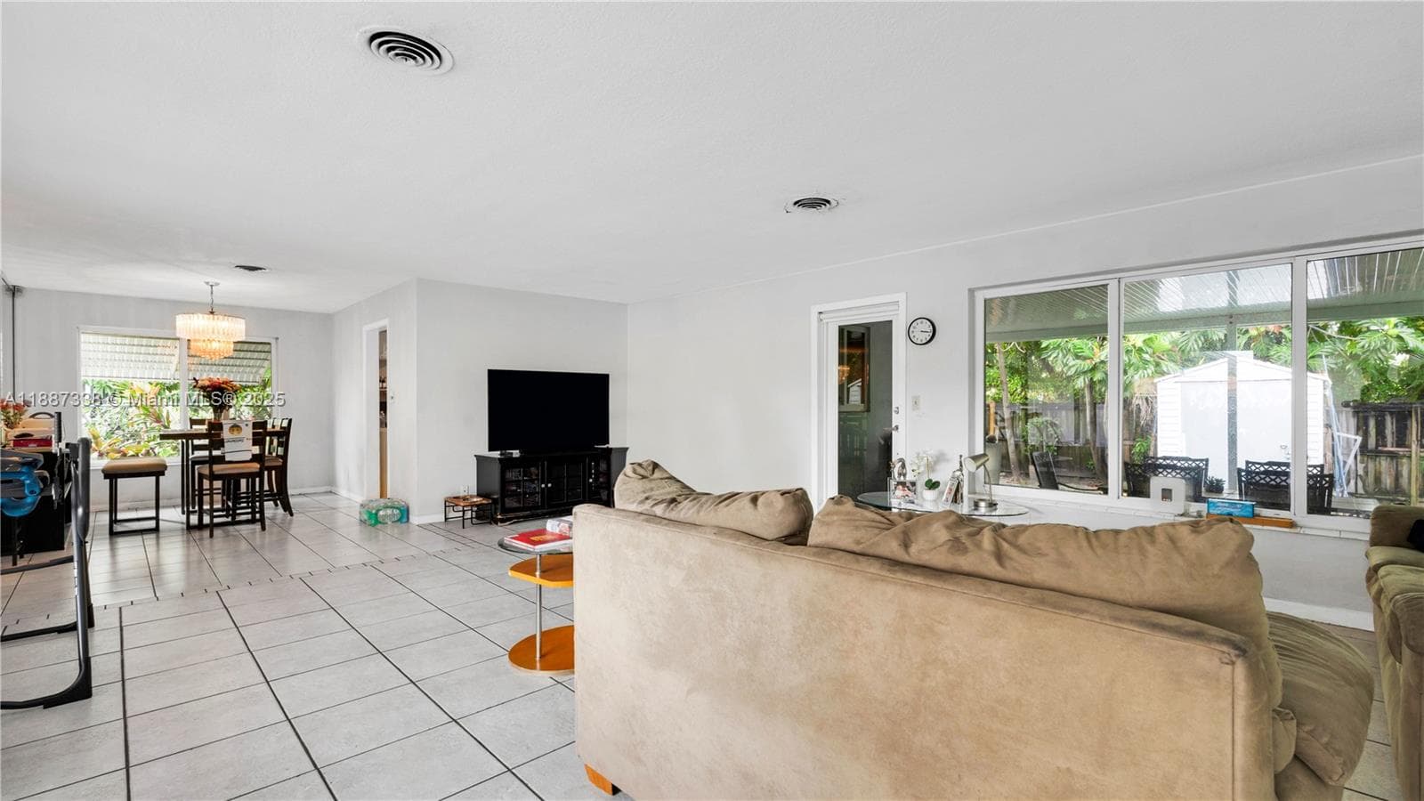 3145 Hollywood Blvd photo 17