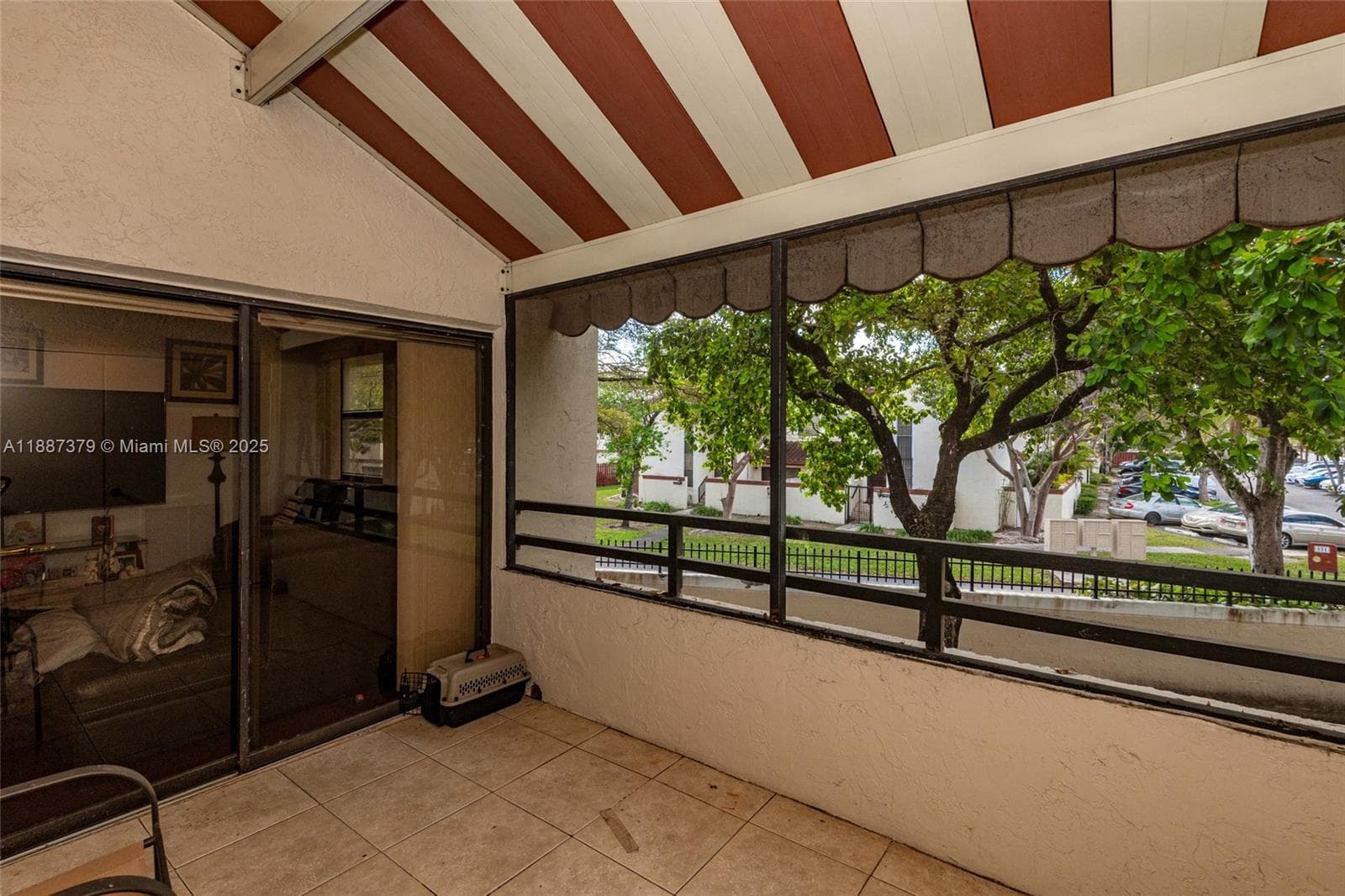 QUATRAINE · #6 in Miami - Photo 26