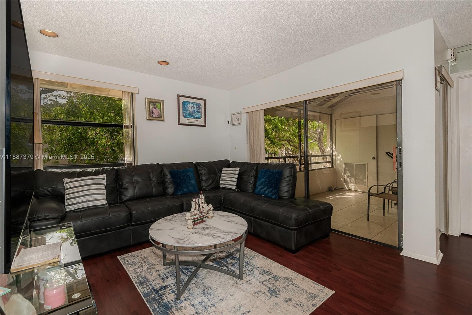 QUATRAINE · #6 in Miami - Photo 14