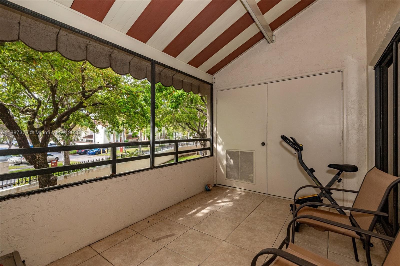 QUATRAINE · #6 in Miami - Photo 25