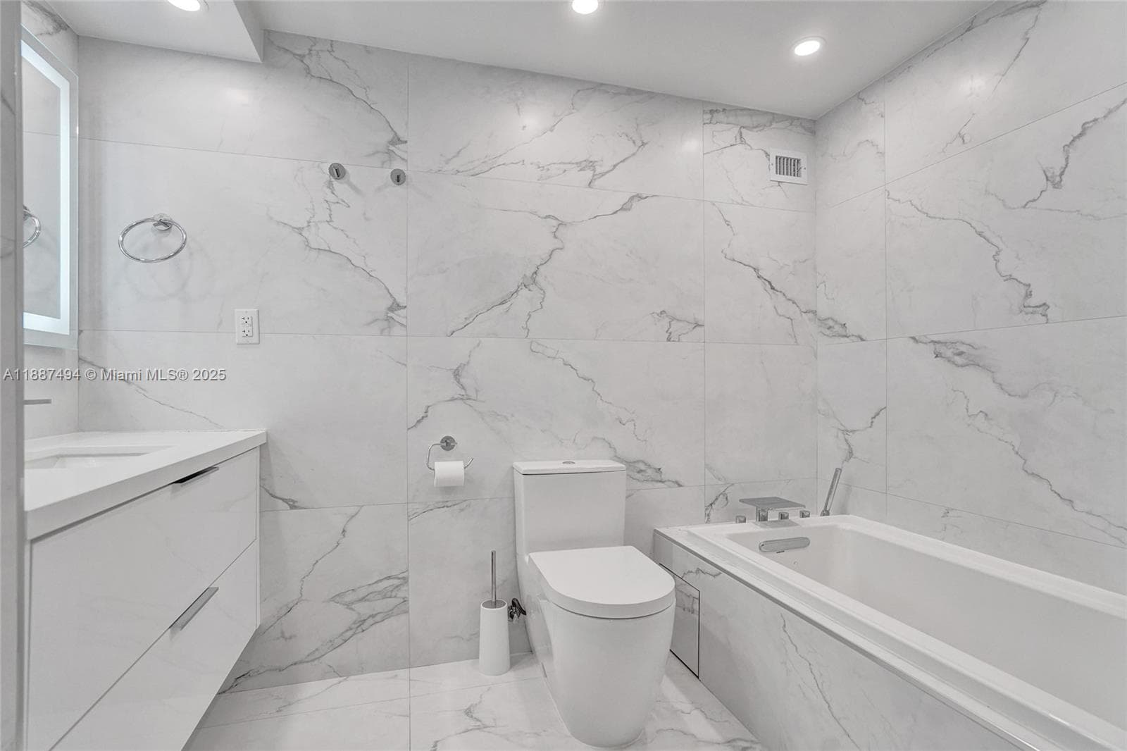 Seacoast 5151 · #12E in Miami Beach - Photo 26