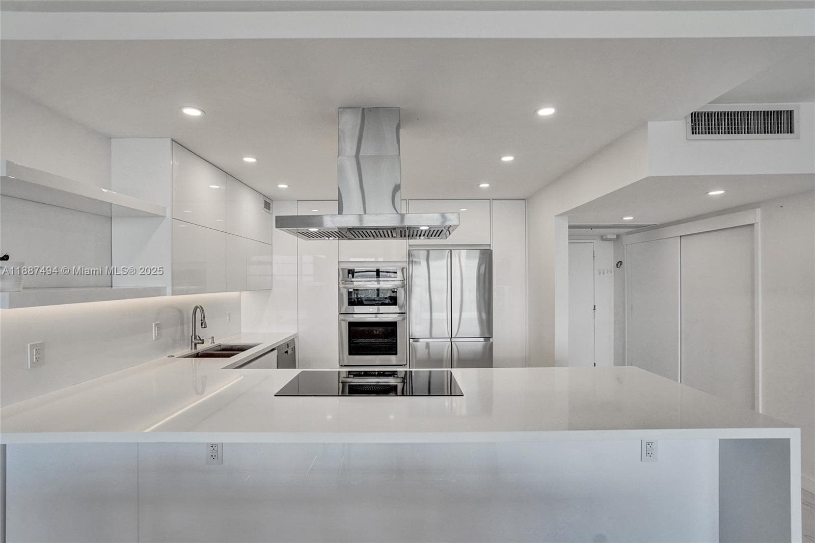 Seacoast 5151 · #12E in Miami Beach - Photo 8