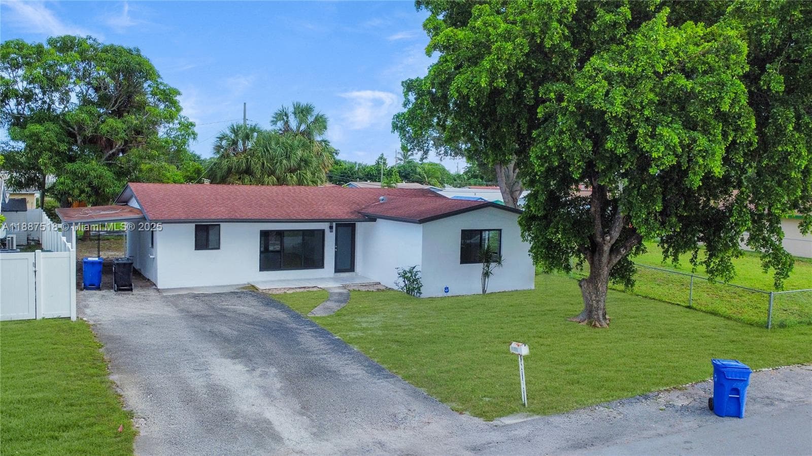 1640 NW 27th Ave photo 2