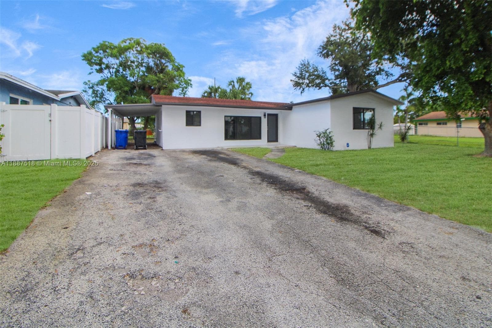 1640 NW 27th Ave photo 3
