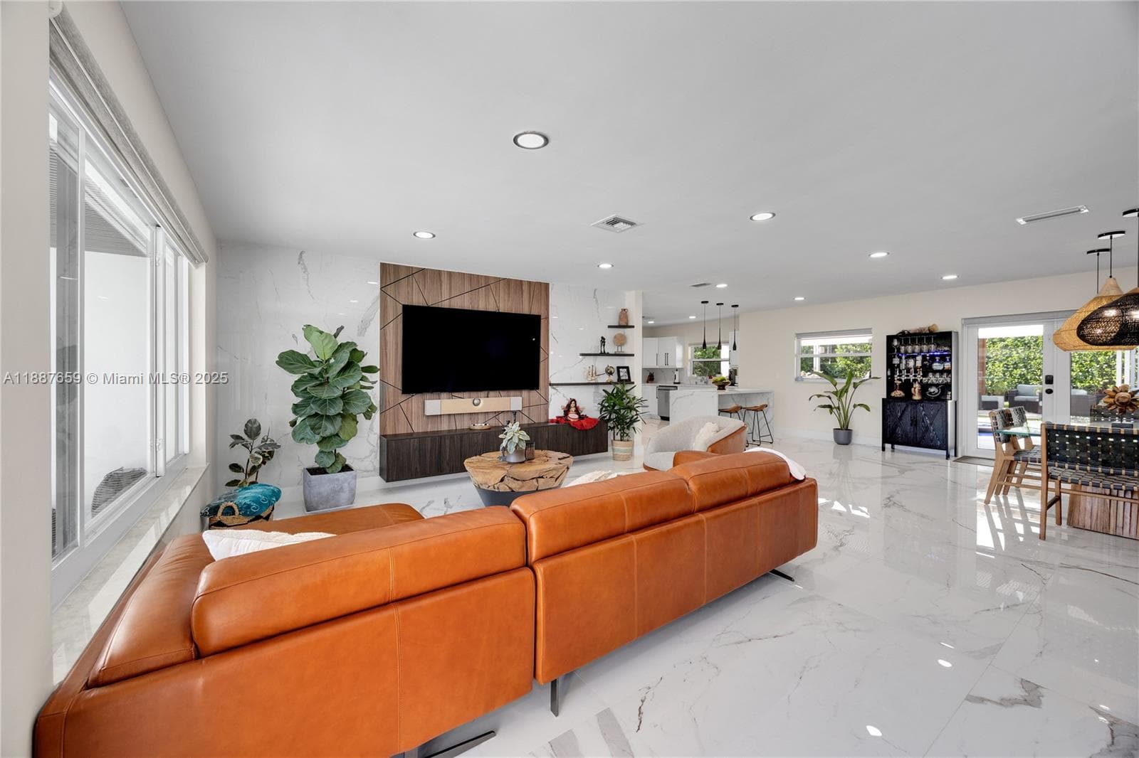 5501 Mckinley St photo 7