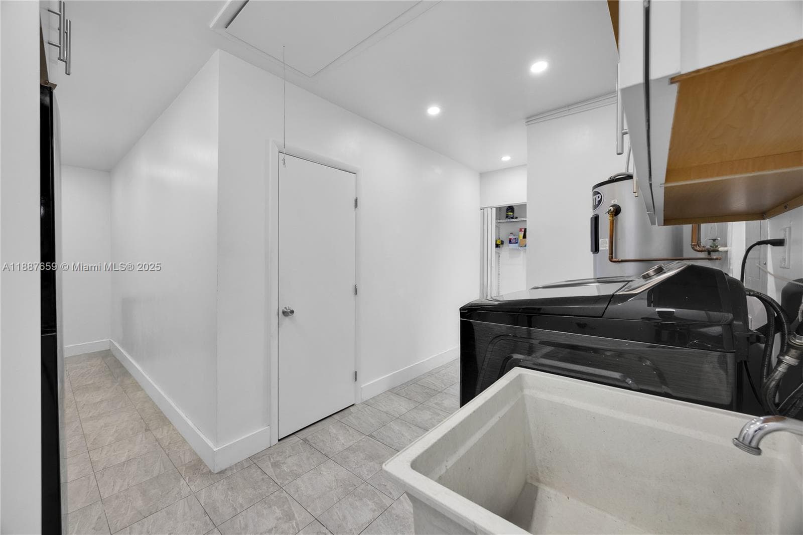 5501 Mckinley St photo 34