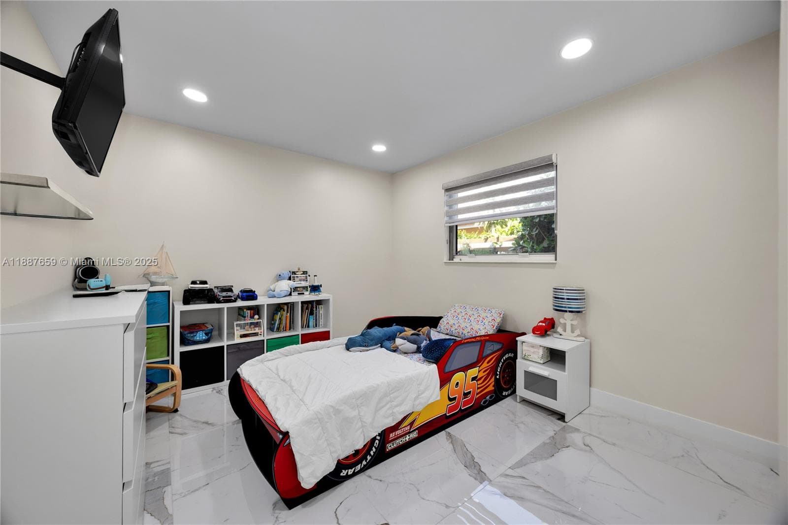 5501 Mckinley St photo 29