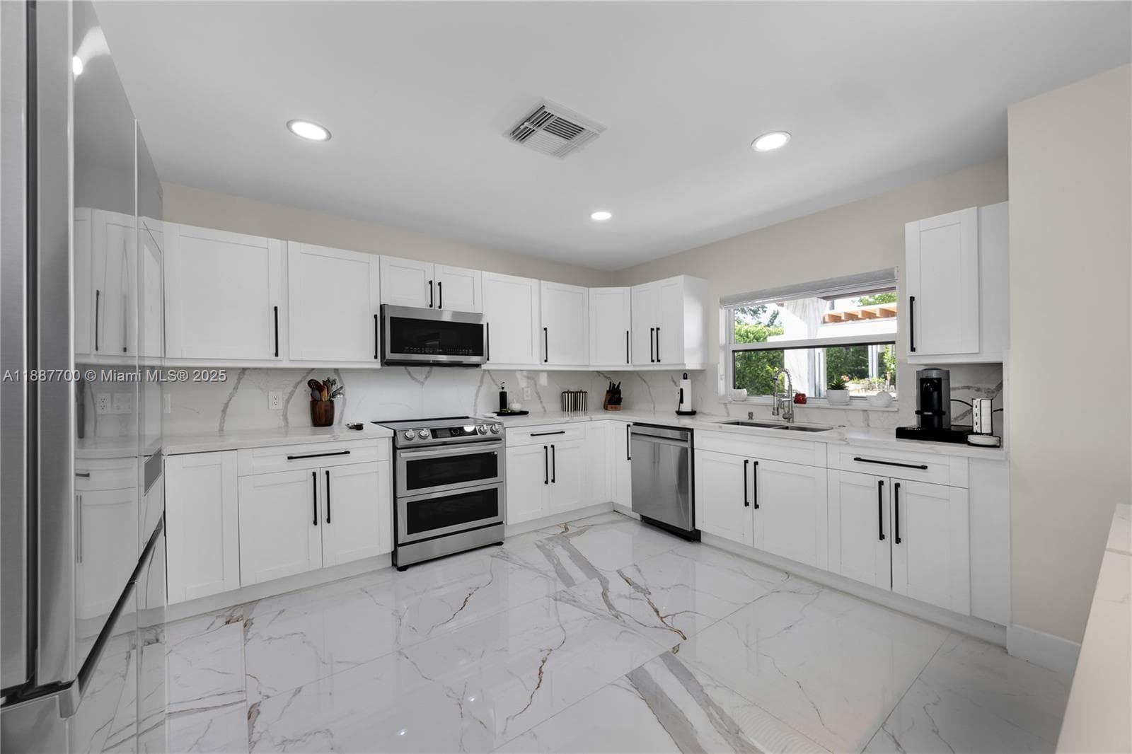 5501 Mckinley St photo 19