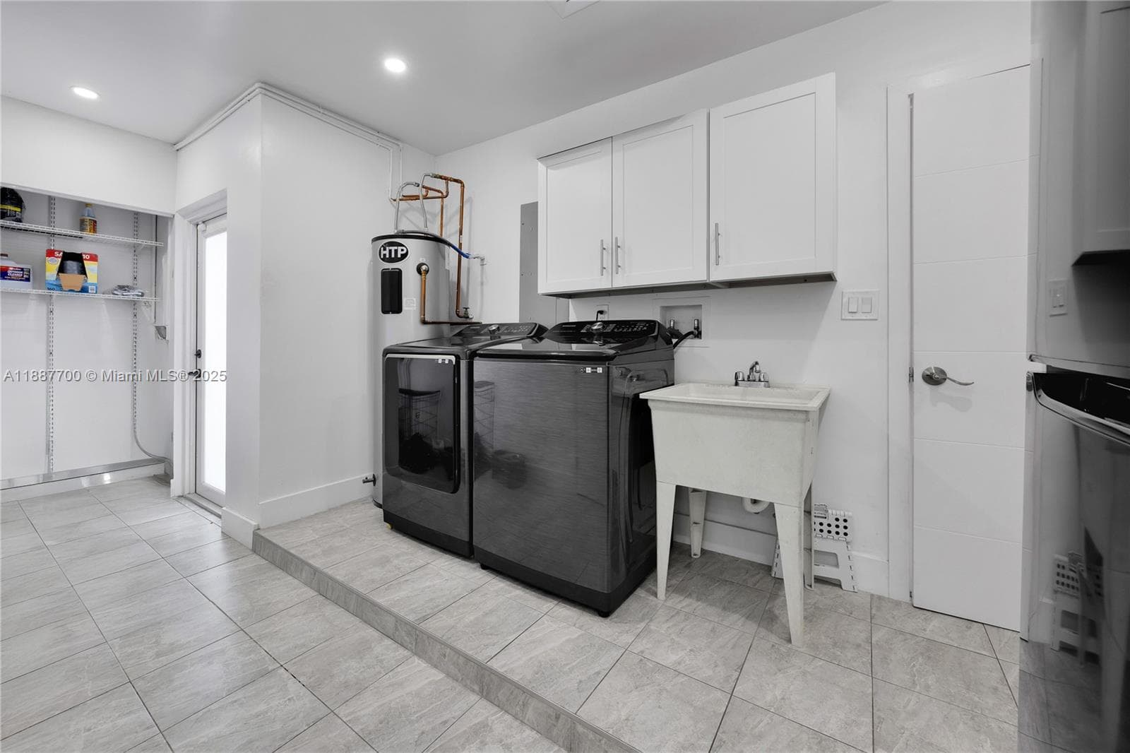 5501 Mckinley St photo 35