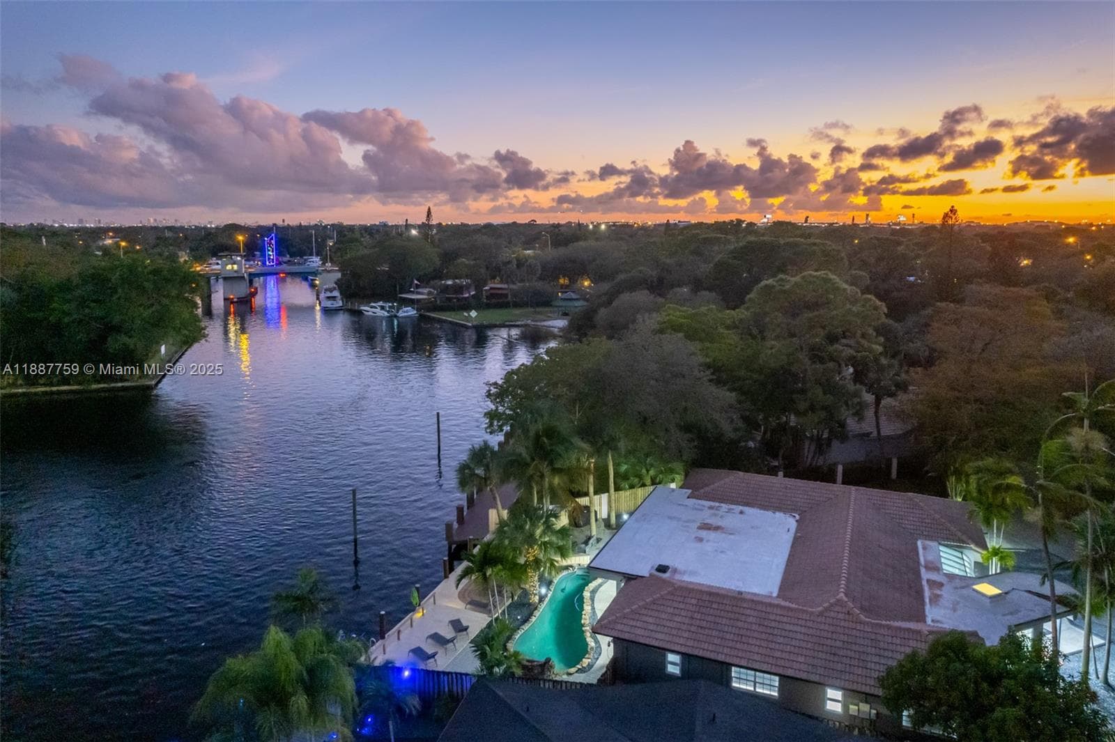 1030 SW 14th Ter #0 photo 3