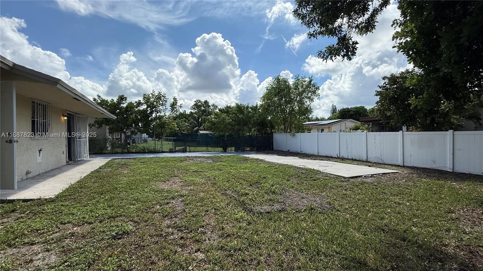 2740 NW 9th St #1 photo 32