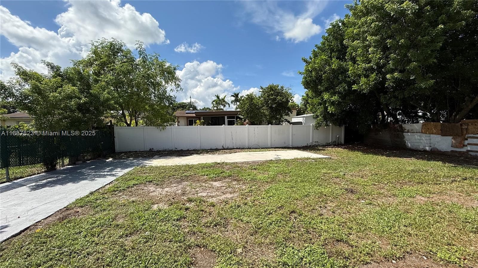 2740 NW 9th St #1 photo 28