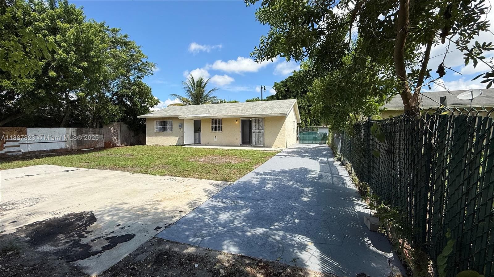 2740 NW 9th St #1 photo 37