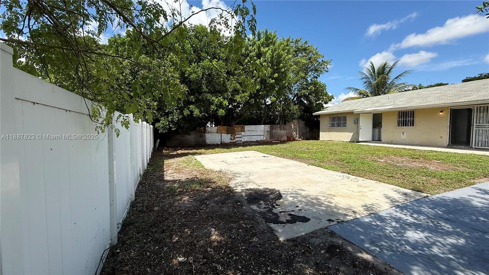 2740 NW 9th St #1 photo 35