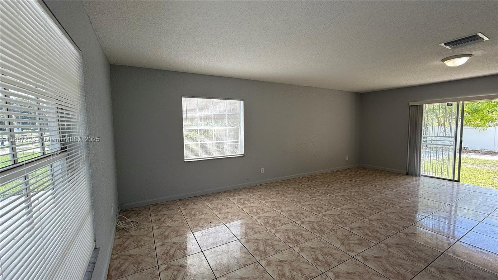 2740 NW 9th St #1 photo 4