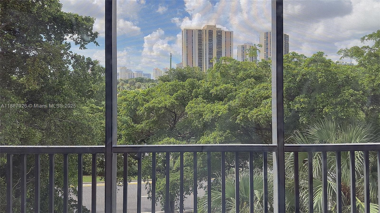 BRAVURA I CONDO · #502 in Aventura - Photo 4
