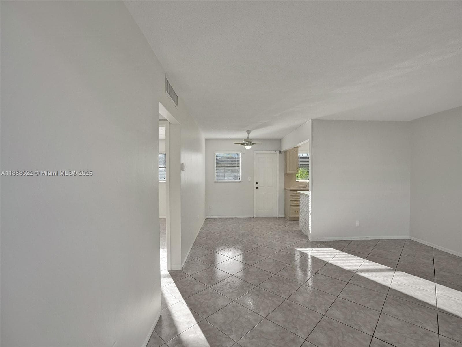 VENETIAN CONDO · #7 in Hollywood - Photo 6