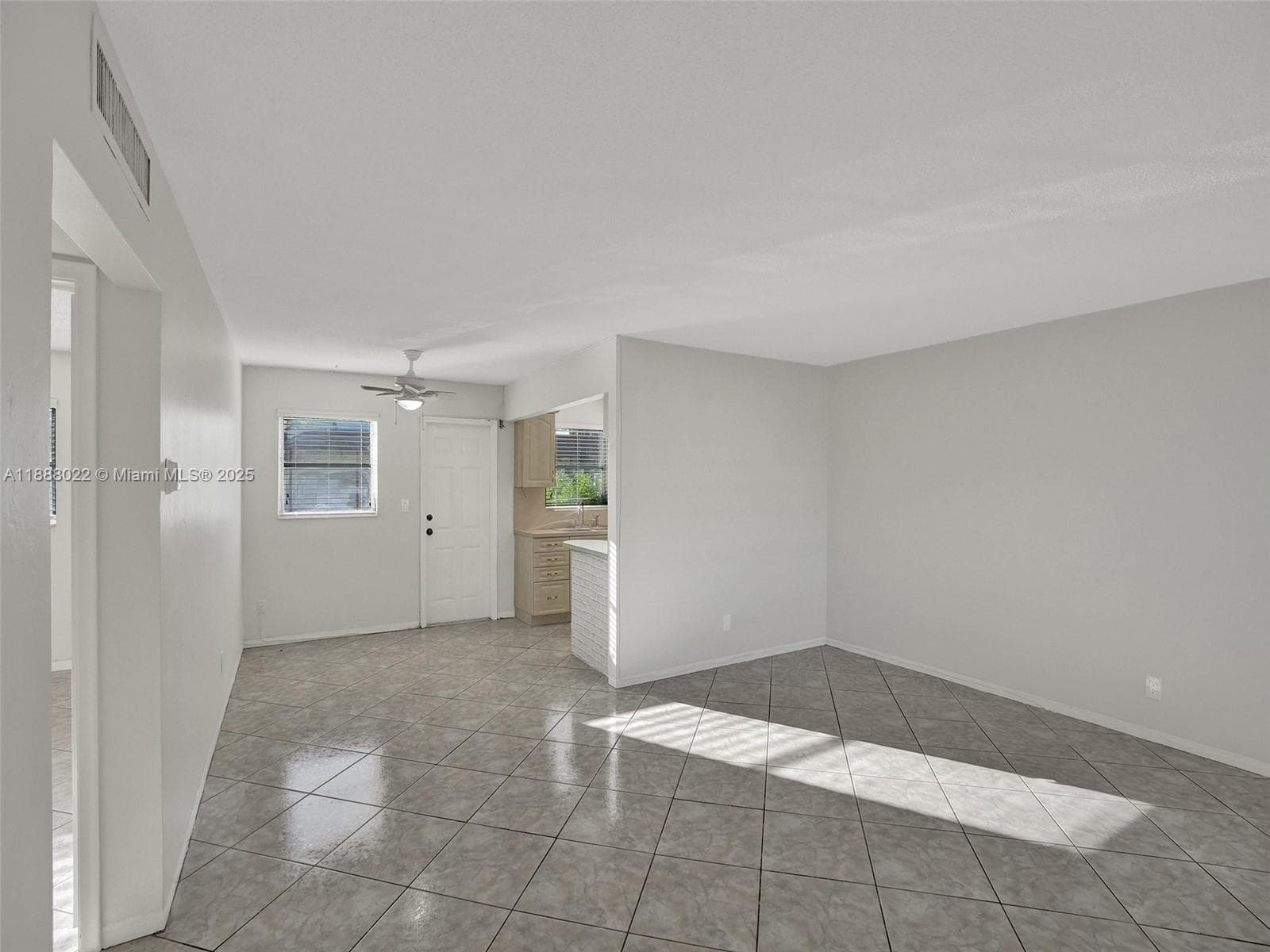 VENETIAN CONDO · #7 in Hollywood - Photo 7