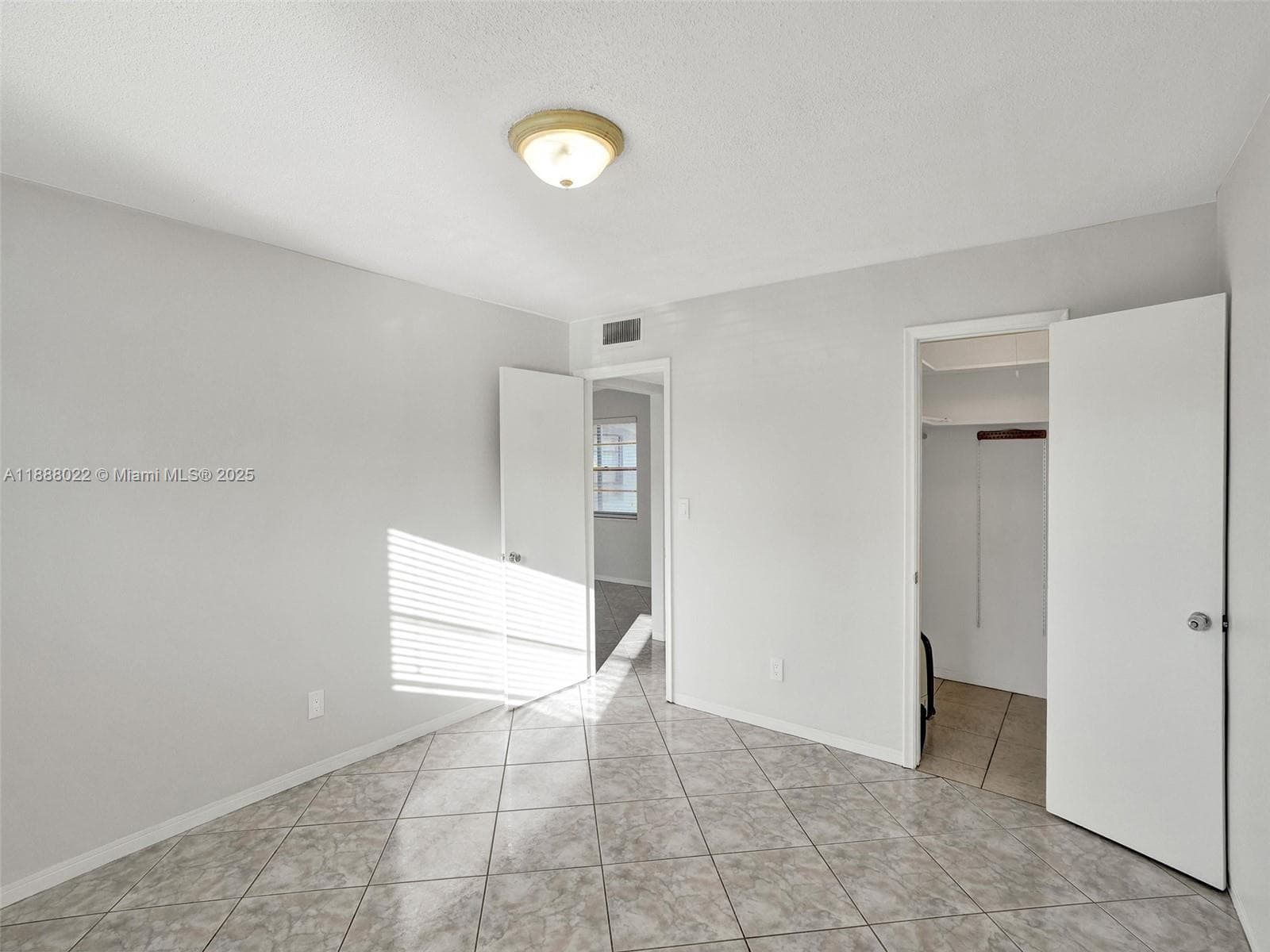 VENETIAN CONDO · #7 in Hollywood - Photo 25