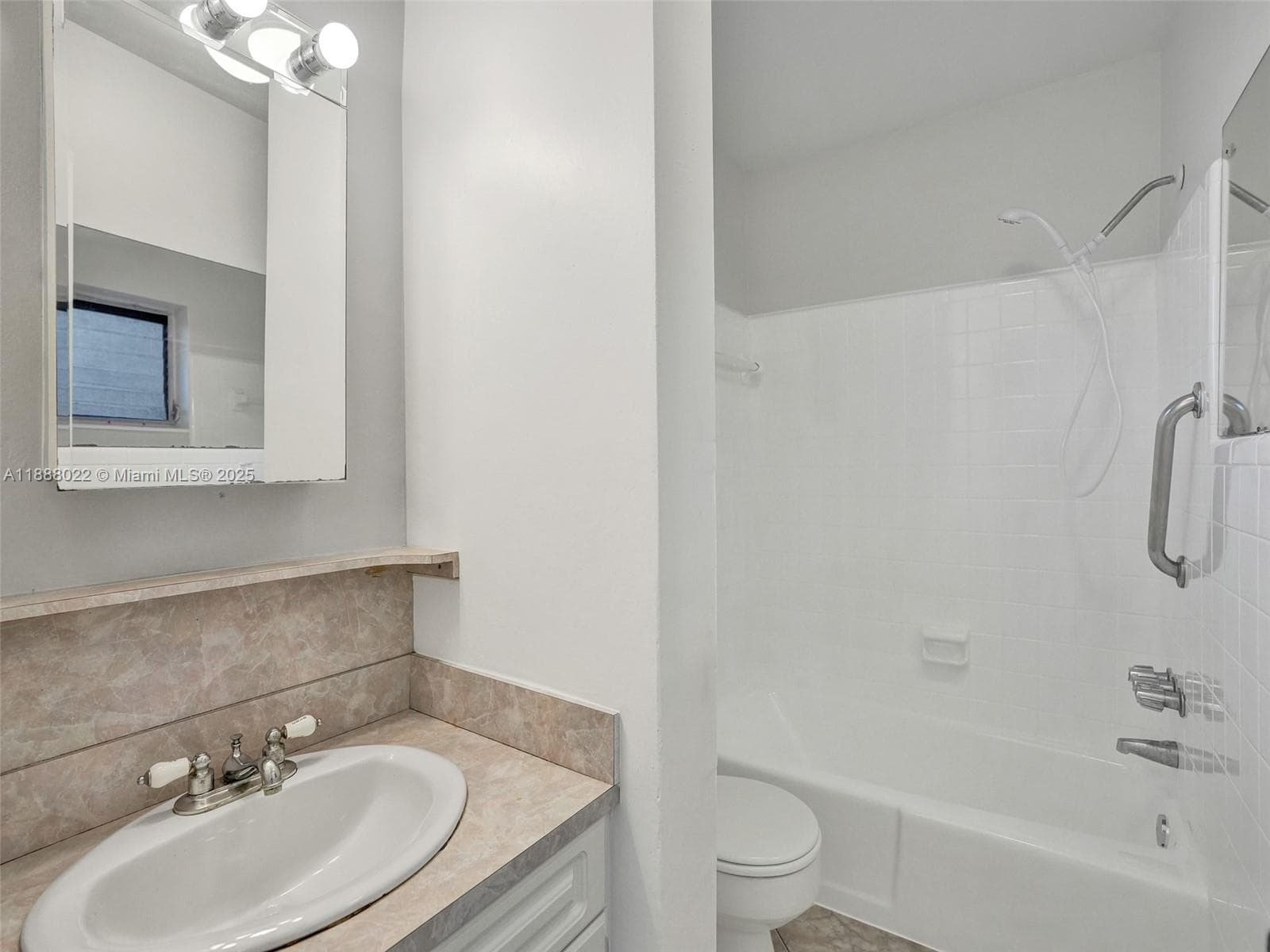 VENETIAN CONDO · #7 in Hollywood - Photo 21