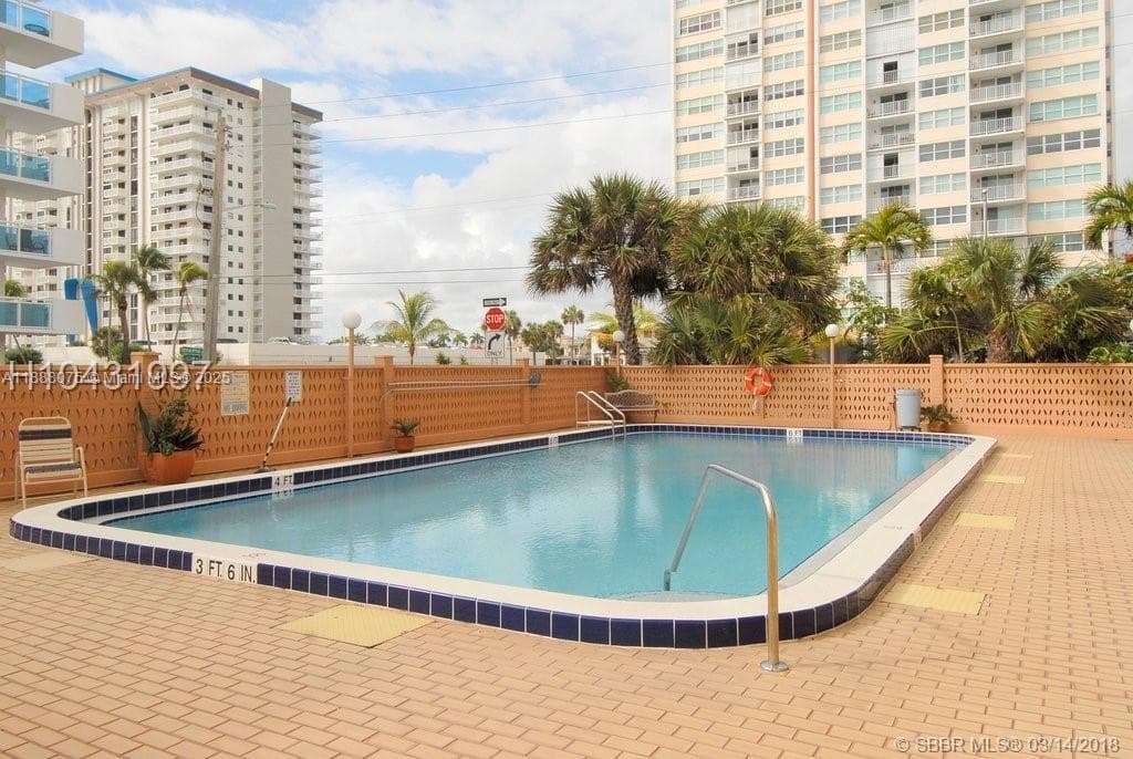 CAMBRIDGE TOWERS · #504 in Hollywood - Photo 23