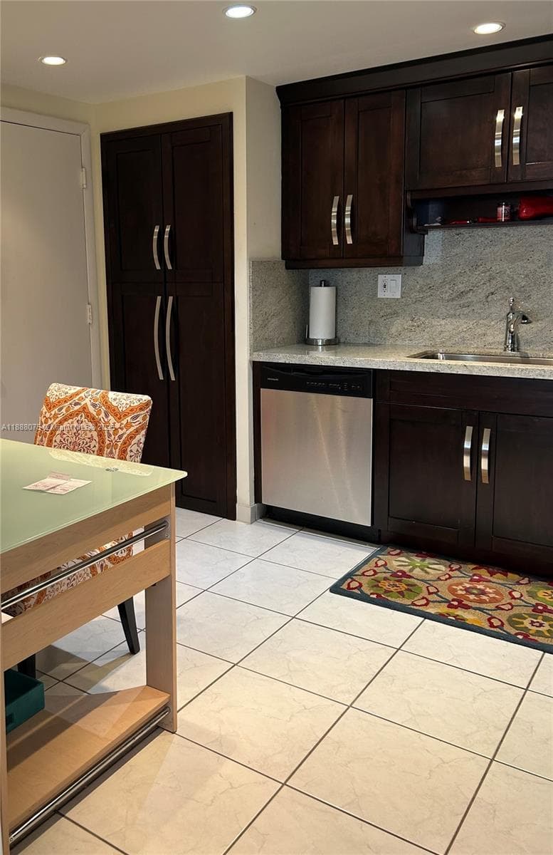 CAMBRIDGE TOWERS · #504 in Hollywood - Photo 10