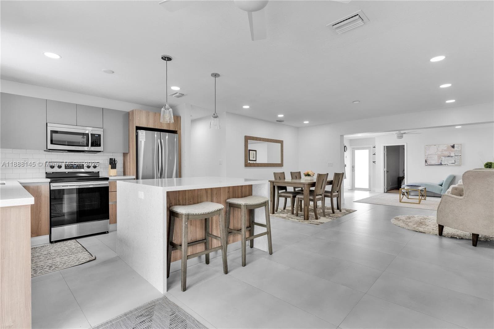 617 NW 30th Ct photo 9