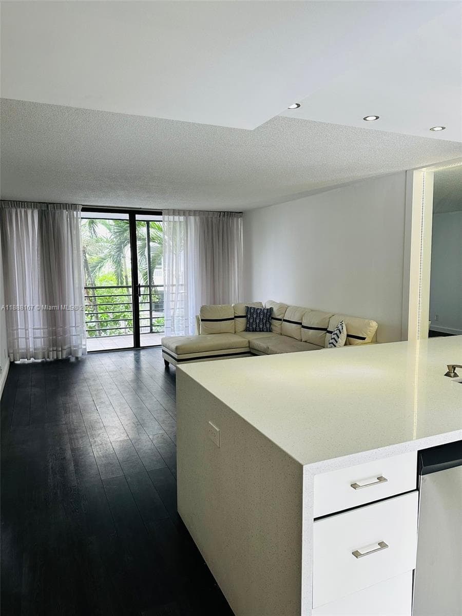 BISCAYA IV CONDO · #414 in Aventura - Photo 2