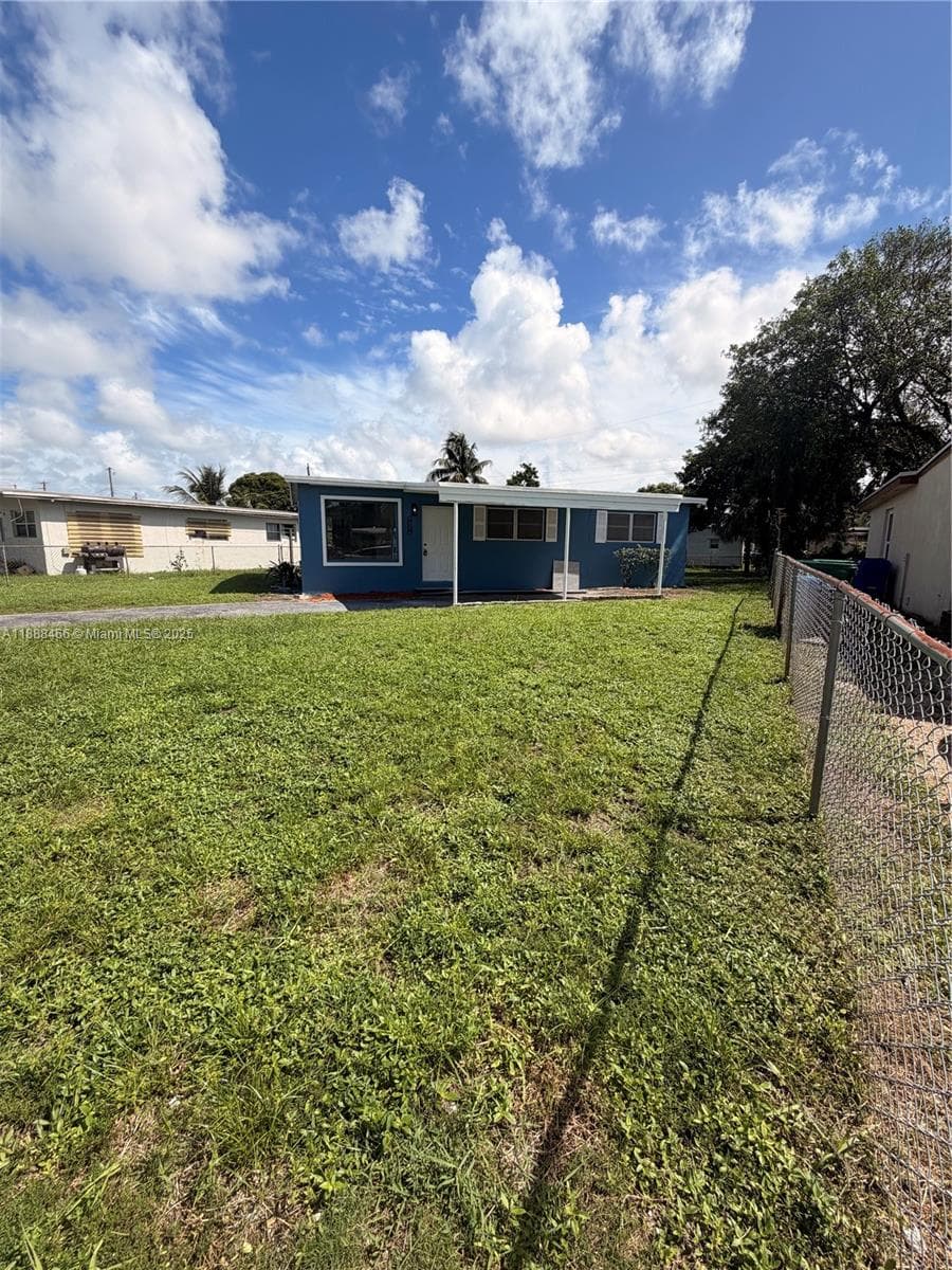 318 NW 30th Ter photo 12