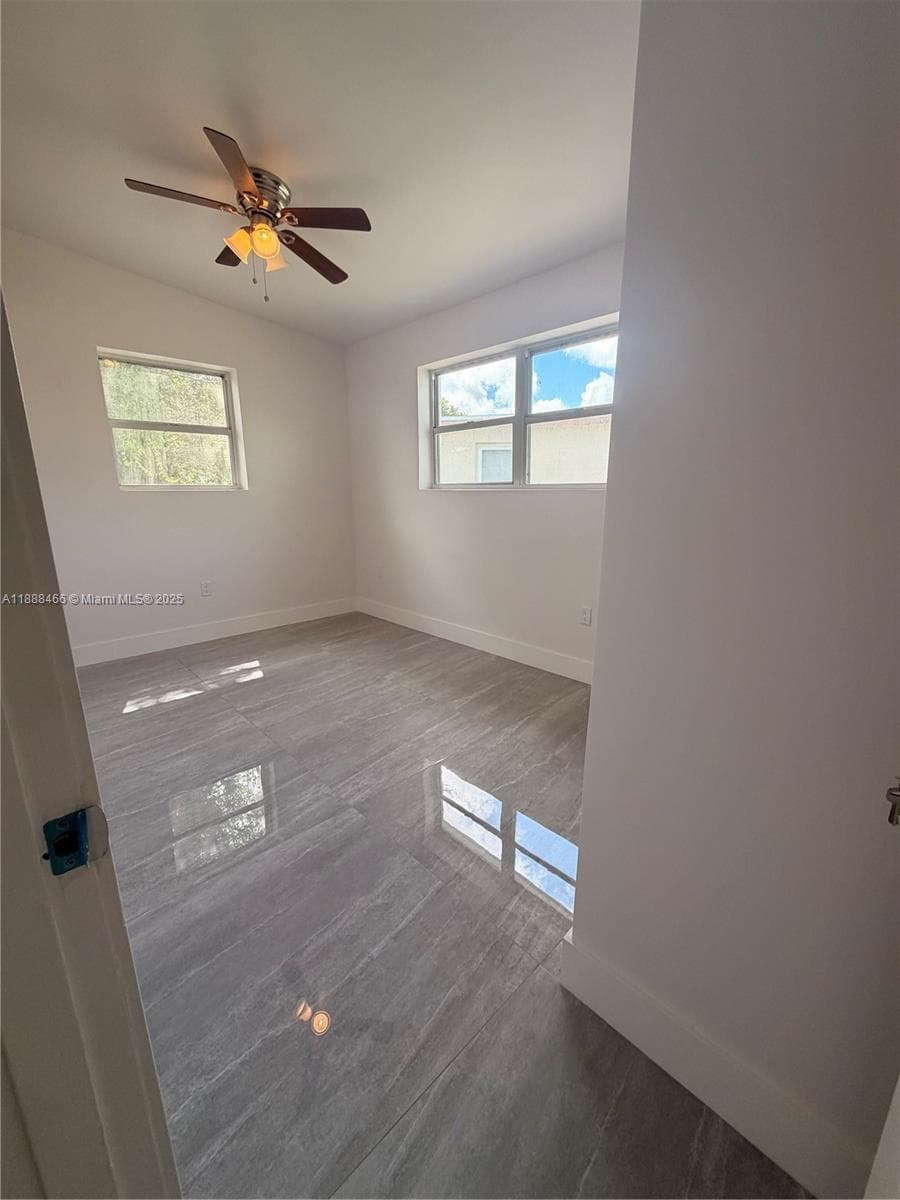 318 NW 30th Ter photo 19
