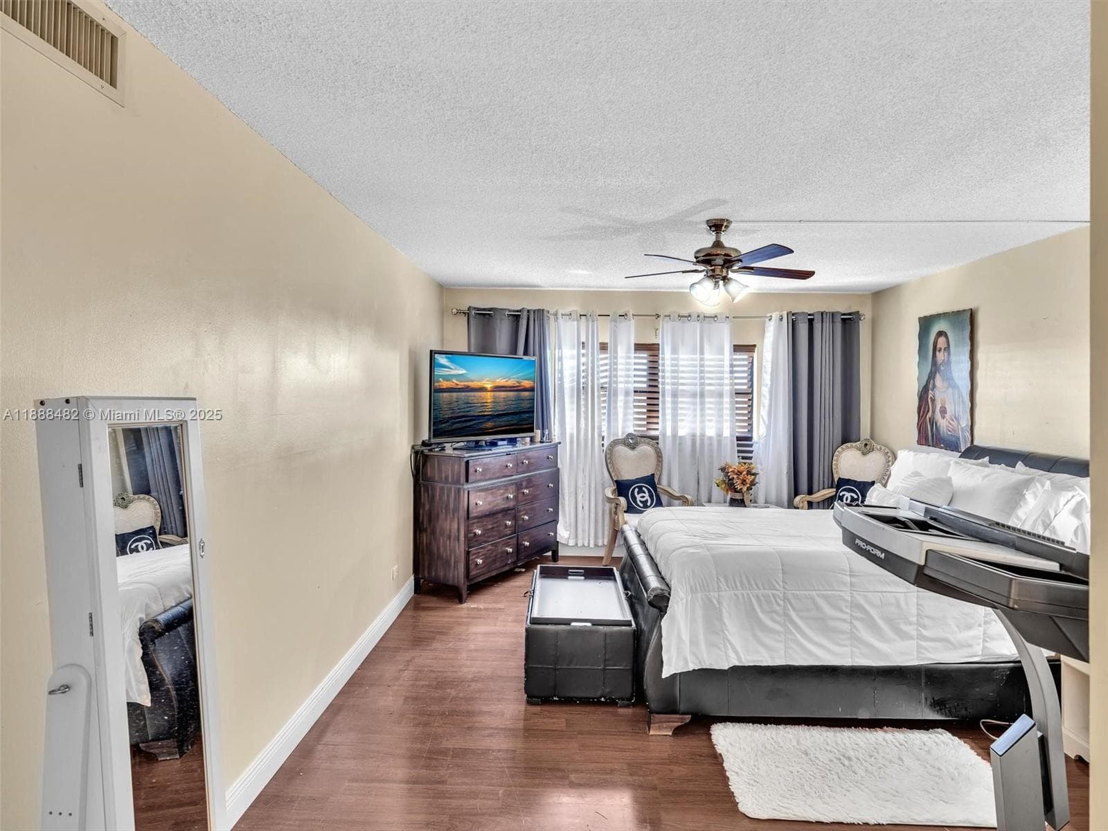 CANONGATE · #716 in Miami - Photo 32