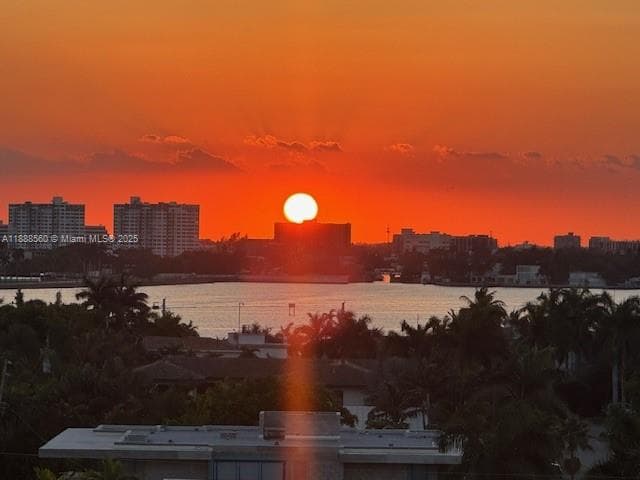 10000 PLAZA CONDO-SOUTH T · #PH23 in Bay Harbor Islands - Photo 2