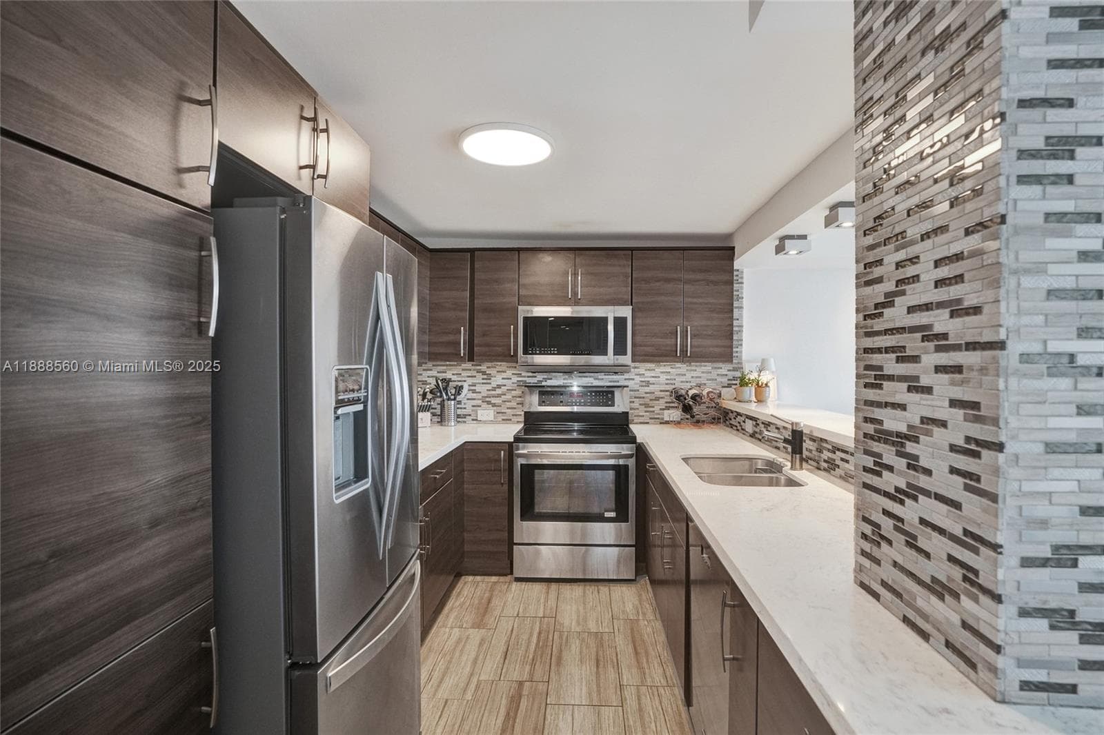10000 PLAZA CONDO-SOUTH T · #PH23 in Bay Harbor Islands - Photo 30