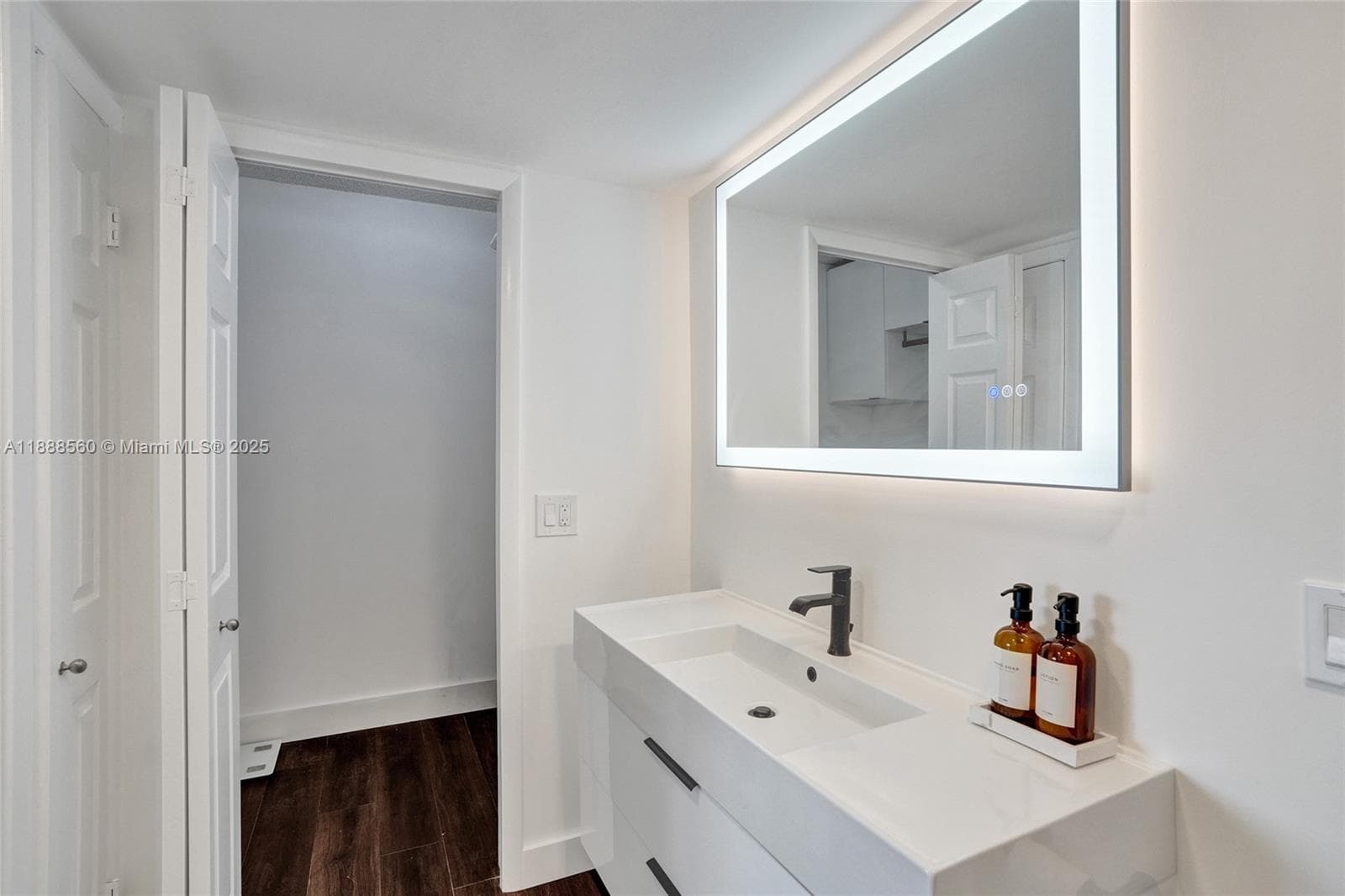 10000 PLAZA CONDO-SOUTH T · #PH23 in Bay Harbor Islands - Photo 10