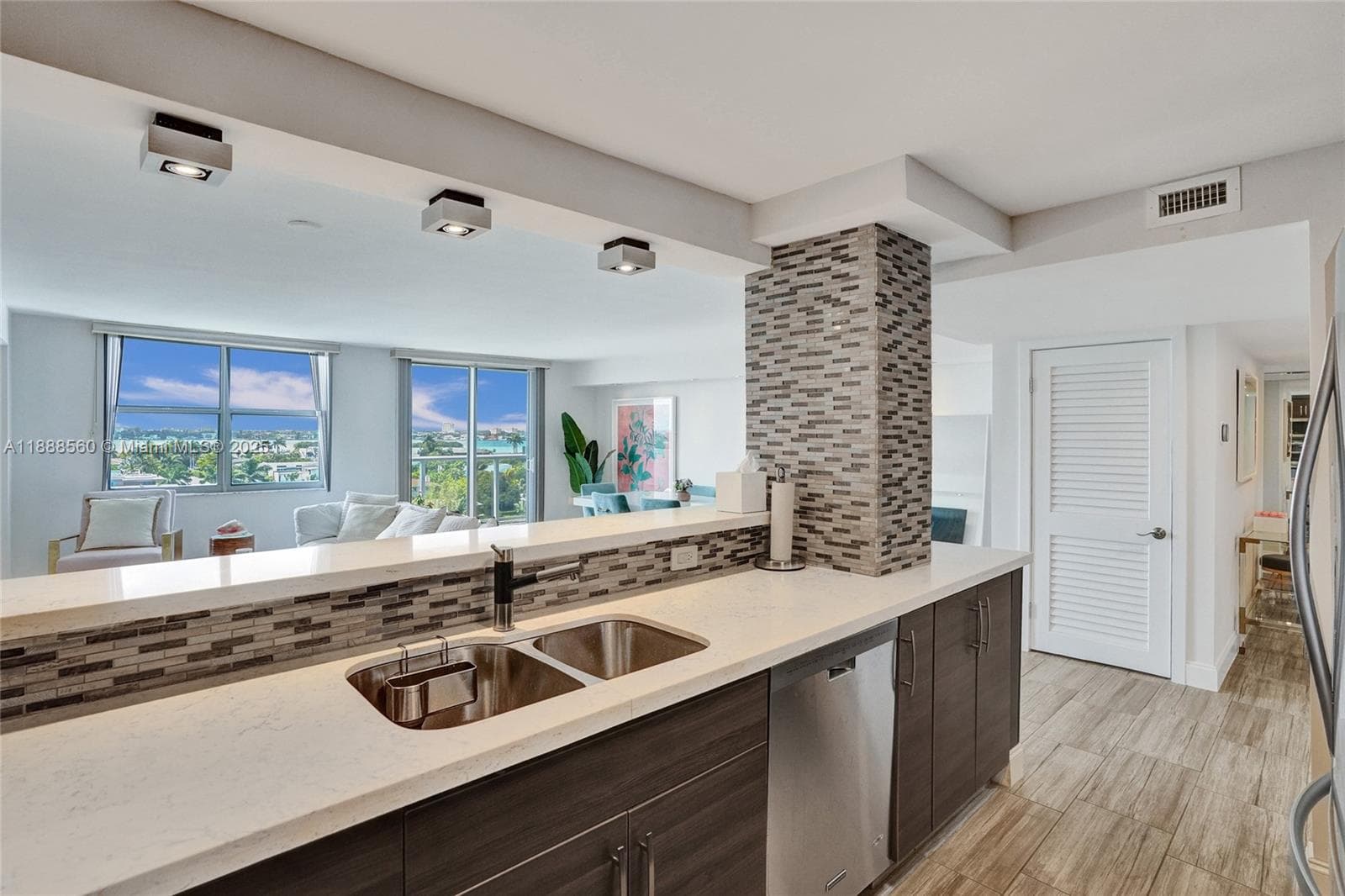 10000 PLAZA CONDO-SOUTH T · #PH23 in Bay Harbor Islands - Photo 29