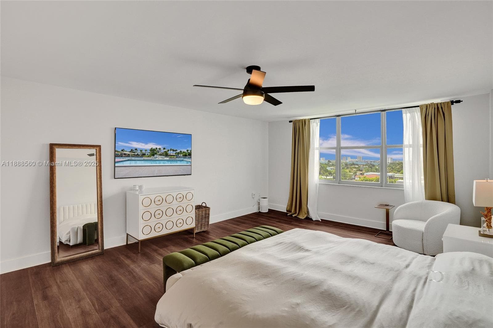 10000 PLAZA CONDO-SOUTH T · #PH23 in Bay Harbor Islands - Photo 4