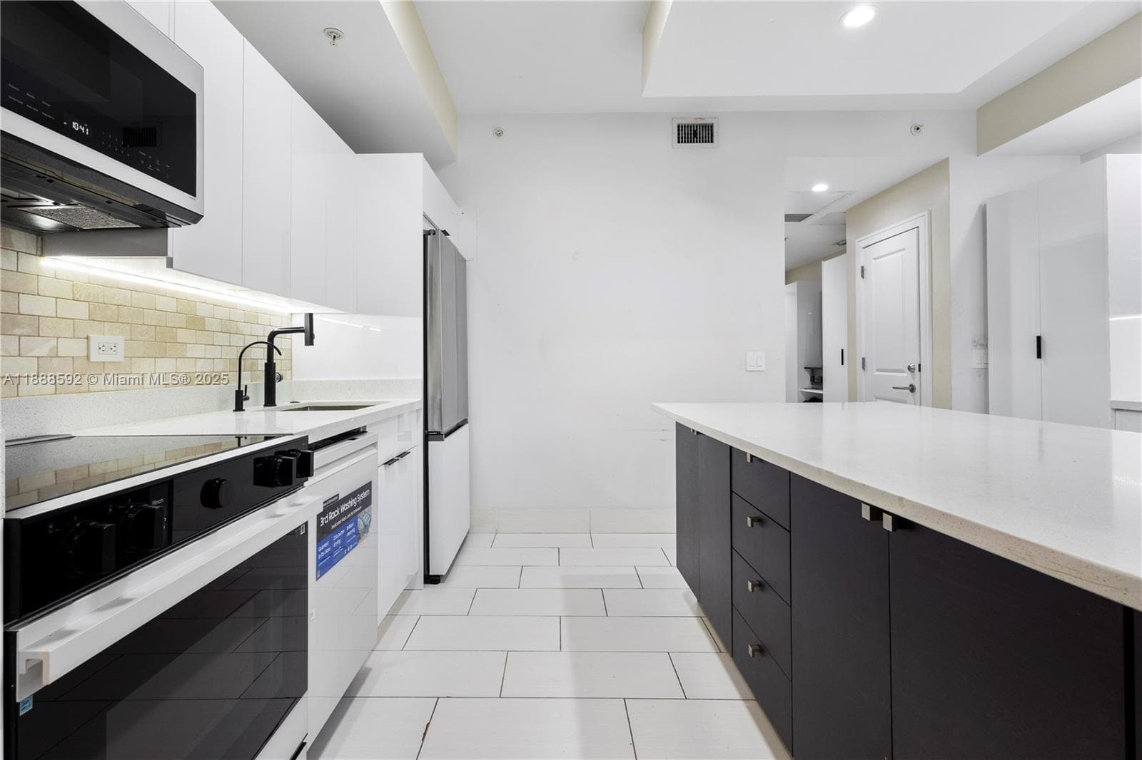 THE BLUE RESORT · #1212 in Doral - Photo 23