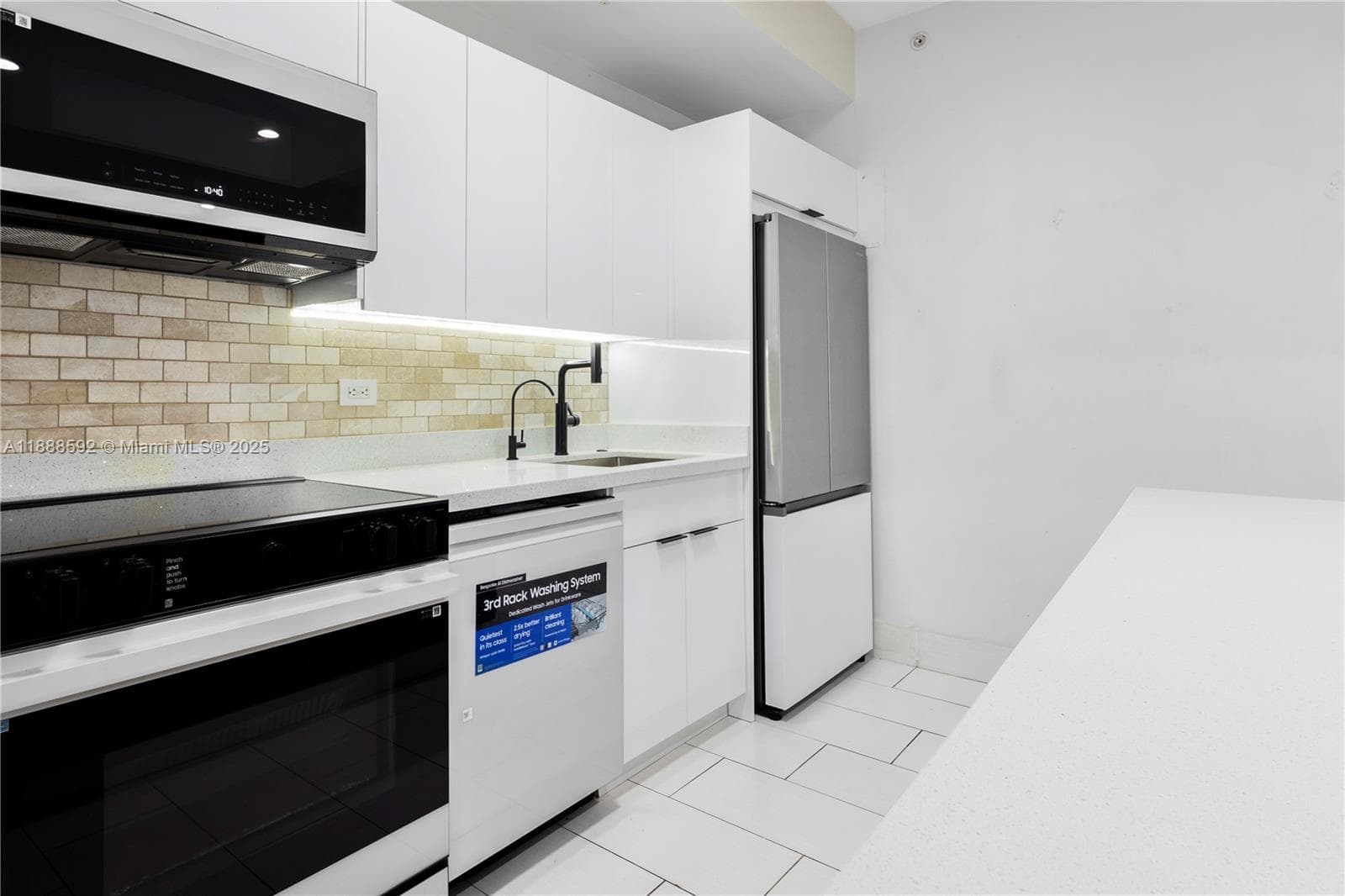 THE BLUE RESORT · #1212 in Doral - Photo 13