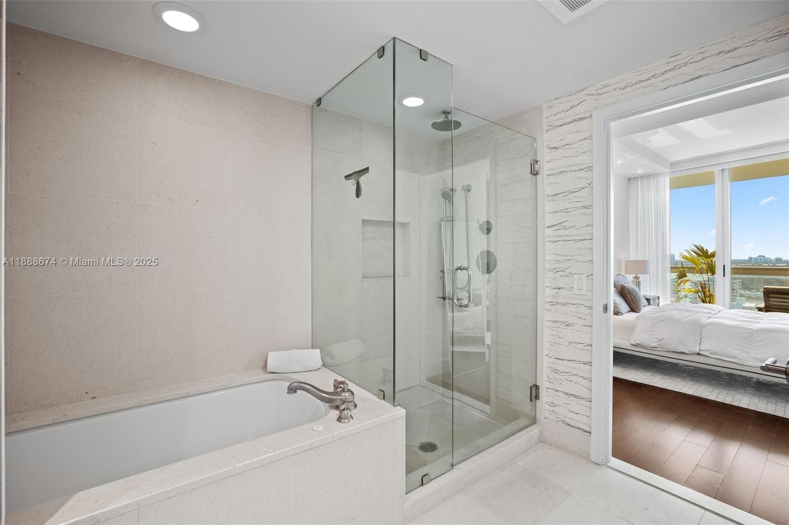 Carillon Miami Beach · #1610 in Miami Beach - Photo 16
