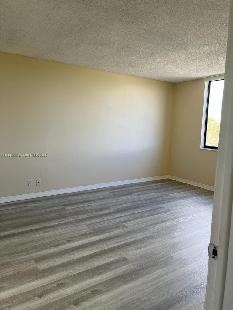 HILLCREST EAST NO 19 COND · #409 in Hollywood - Photo 16
