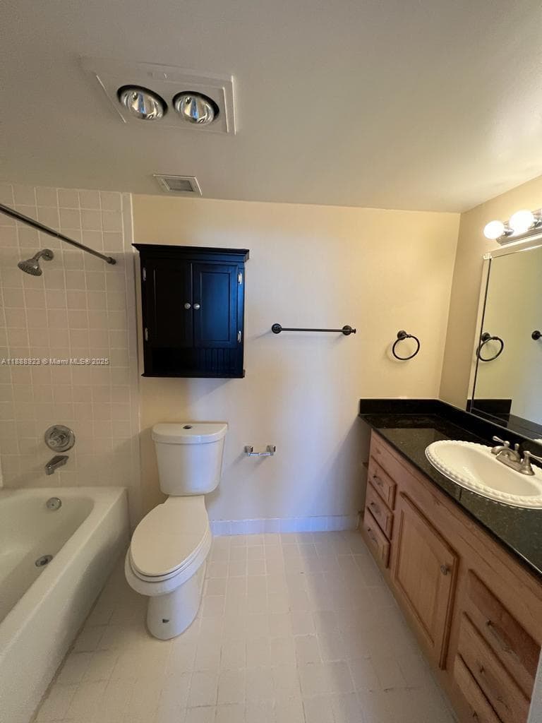 HILLCREST EAST NO 19 COND · #409 in Hollywood - Photo 18