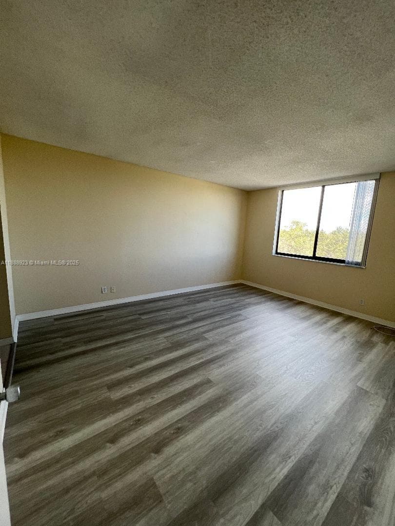 HILLCREST EAST NO 19 COND · #409 in Hollywood - Photo 15