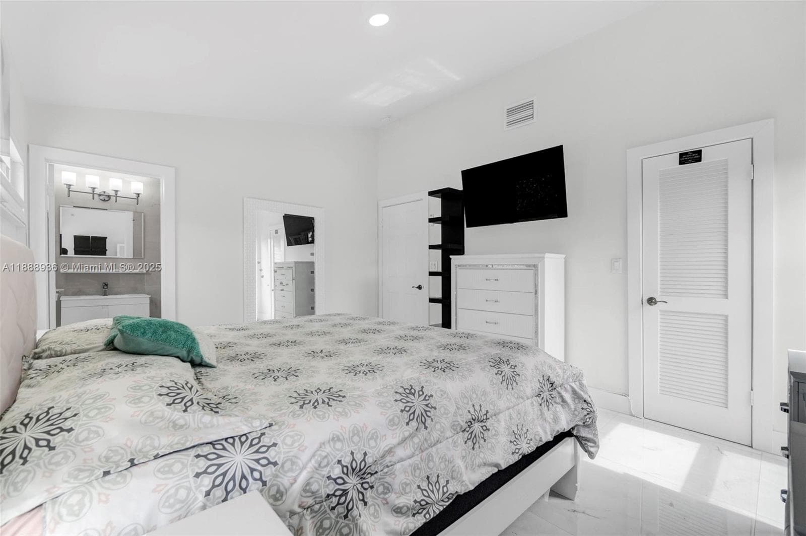 8840 SW 181st Ter photo 28