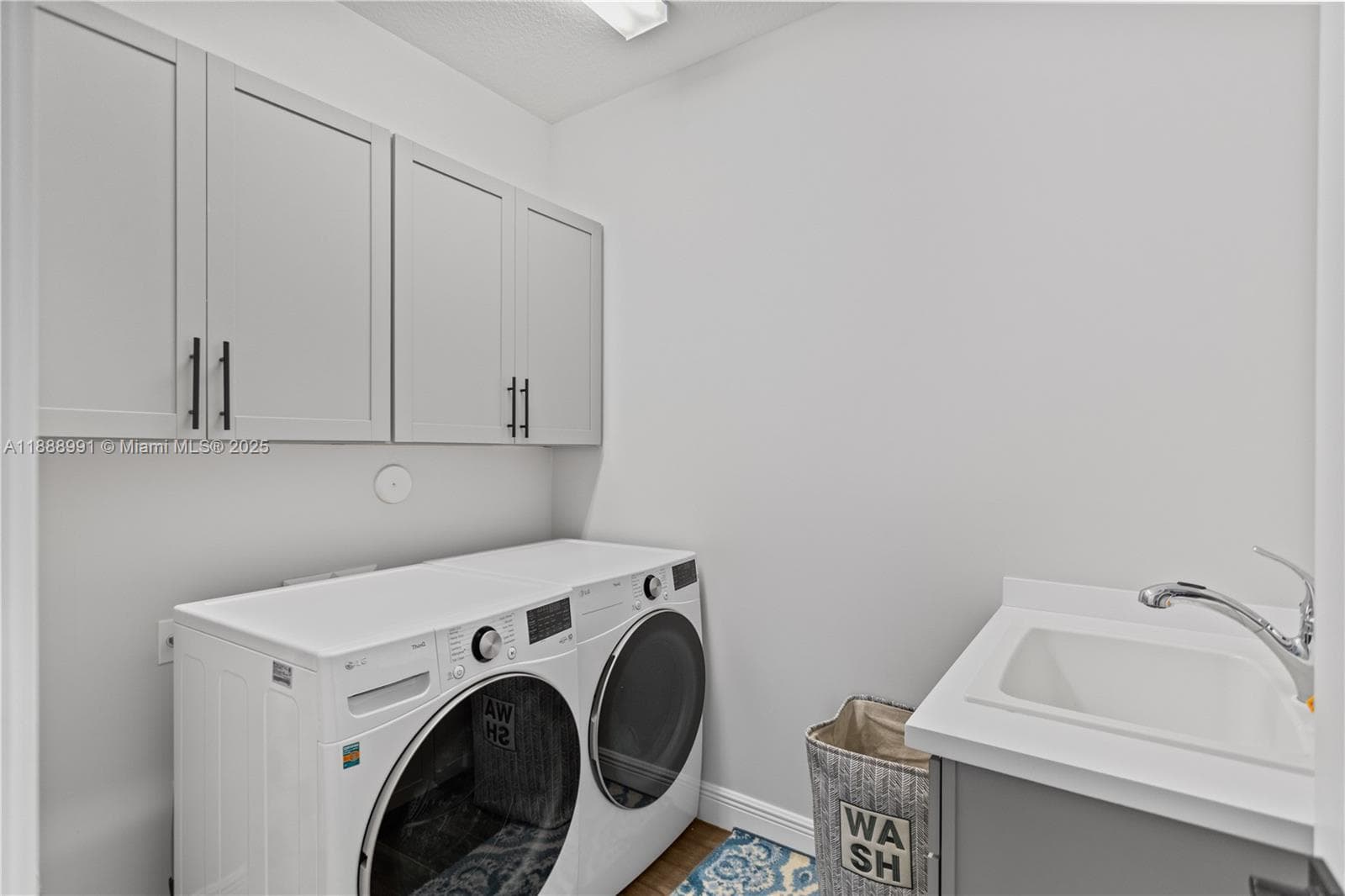 4022 Large Leaf Ln photo 34