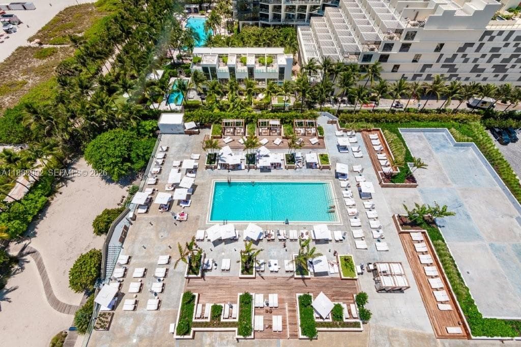 Roney Palace · #333 in Miami Beach - Photo 33